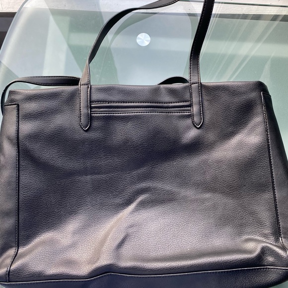 Tutilo New York pvc purse (faux leather). Underarm, laptop insert, red interior. - Picture 3 of 4